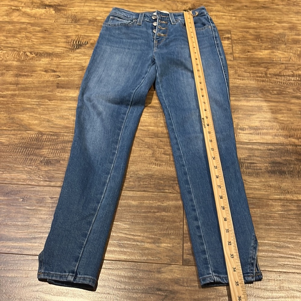 Levi’s 721 high rise skinny ankle button front jeans - Picture 7 of 16